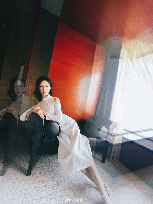 潘时七简约干练时尚写真照