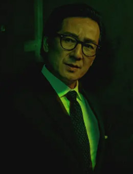 Waymond Wang（关继威饰演）