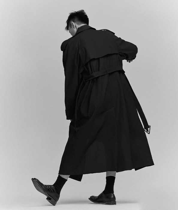 王森黑白质感时尚写真照