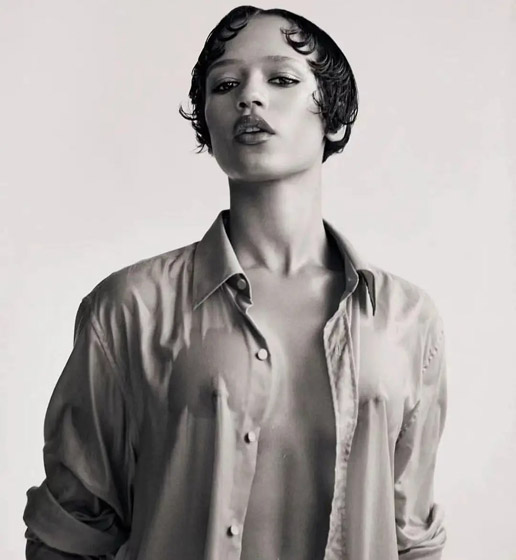 泰勒·拉塞尔时尚黑白写真照片