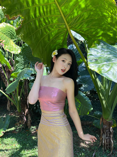 刘玮婷傣族风格艳丽写真照片