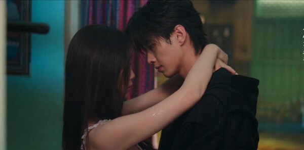 双轨第13集剧照